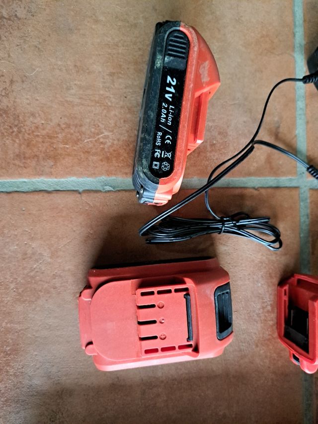 Taladro a batería KUZUPRO + Accesorios