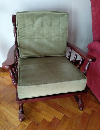 Butaca de terciopelo y madera