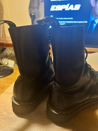 🇬🇧Botas Dr. Martens 1490 Talla 42 🇬🇧