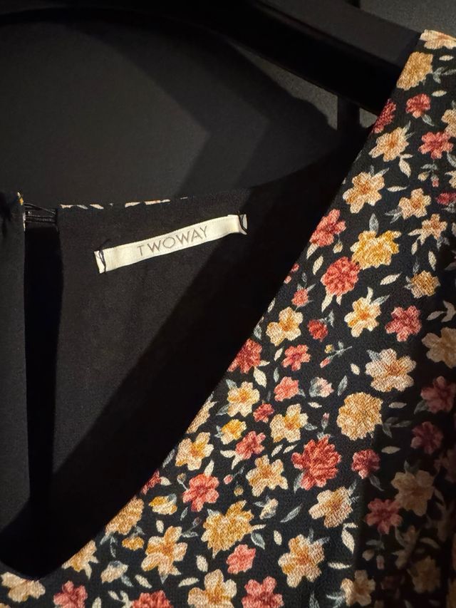 Vestitino a fiori nero