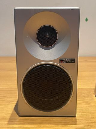 Altavoces Technics SB-F1 Plata