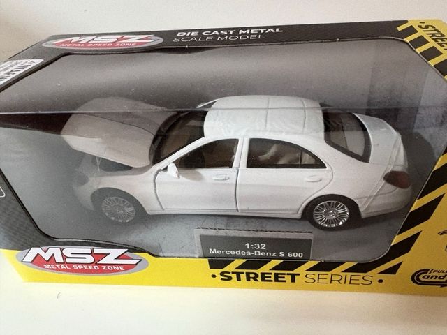 Mercedes Benz S600 Escala 1:32 MSZ