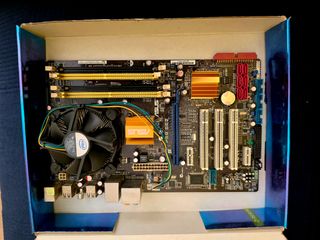 Placa Base Asus P5Q SE2 con Procesador incluido.