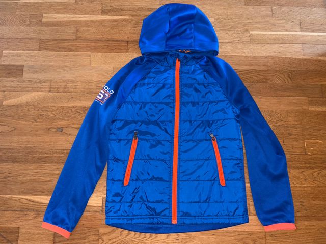 Chaqueta deportiva niño azul y naranja
