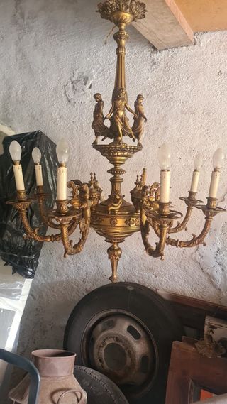 Lámpara de araña de cristal antigua