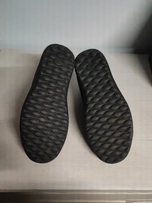 Botín negro con forro interior