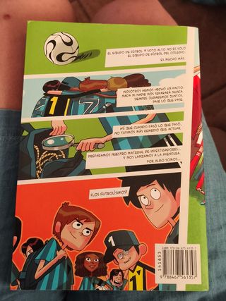 Los Futbolísimos 1: El misterio de los árbitros...