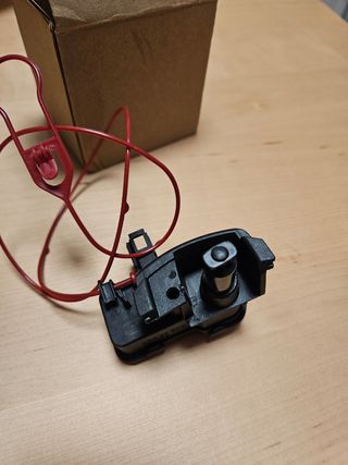 Tapa depósito vehículo, con tracción de cable