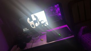 Setup Gamer: PC 4060, Monitor, Teclado, Cascos y R