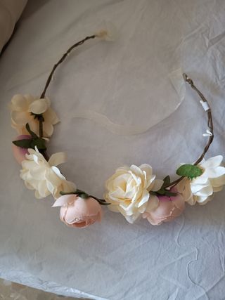 Tiara de flores rosa y beige