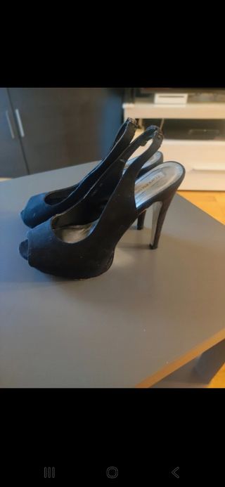 Zapatos de tacón negros