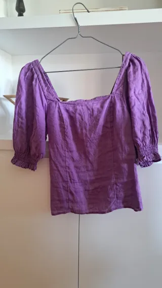 Top lino manga abullonada morado Zara