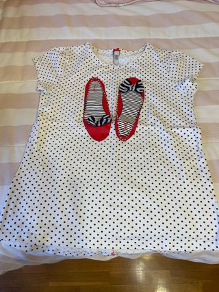 Camiseta niña lunares con zapatos