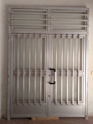 Puerta Aluminio 275x200cm