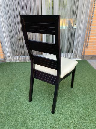 Conjunto salón negro: 8 sillas 2 mesas