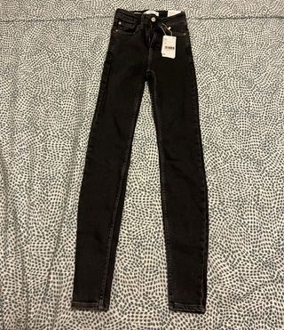 Pantalón vaquero negro skinny