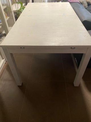 Mesa de madera blanca para restaurar