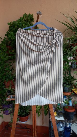 Falda larga elástica H&M rayas beige y negro
