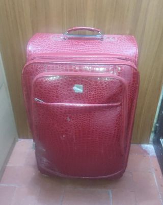 Maleta de viaje roja 45x71x35 cm - gratis