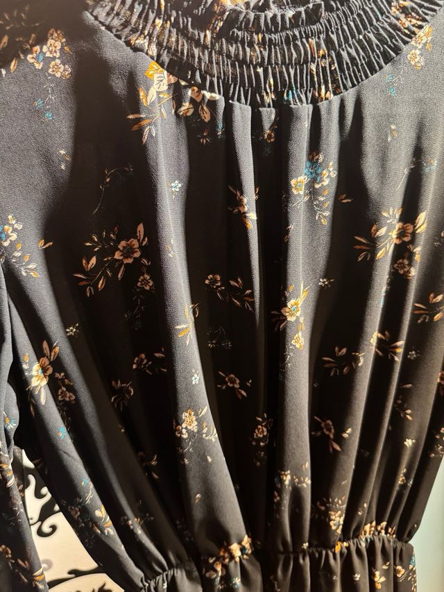 Vestito nero con fiori