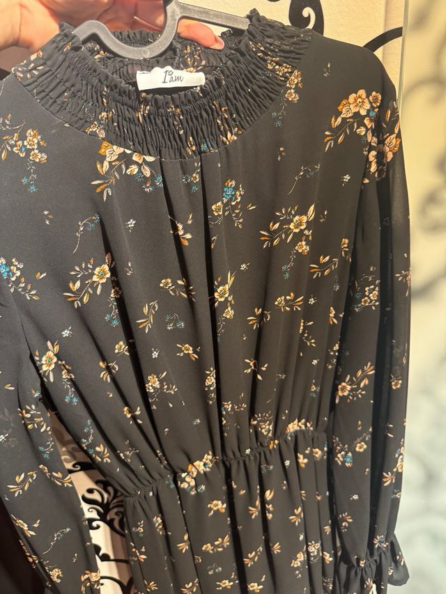 Vestito nero con fiori