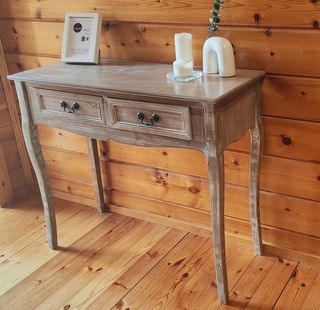 Consola de madera con cajones