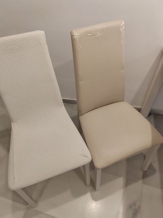 Mesa y 4 Sillas con Fundas Blancas. 