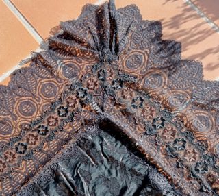 Mantilla antigua con encaje belga