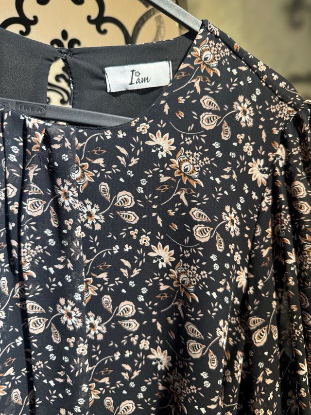 Vestito floreale nero