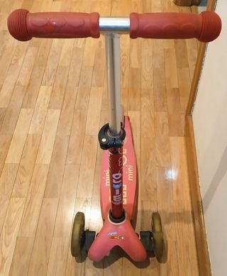Patinete Mini Micro Deluxe LED Rosa