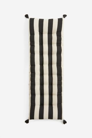 Cojín grande H&M Rayas Beige y Negro con Borlas