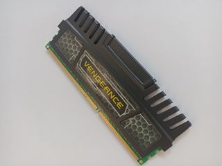 Corsair Vengeance DDR3 8GB 1600MHz CL10 RAM per PC