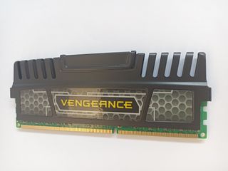 Corsair Vengeance DDR3 8GB 1600MHz CL10 RAM per PC
