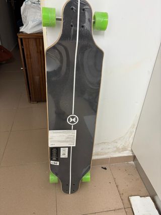 Longboard Patín Negro con Ruedas Verdes