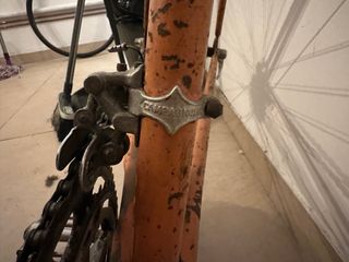 Bicicleta de carretera vintage naranja