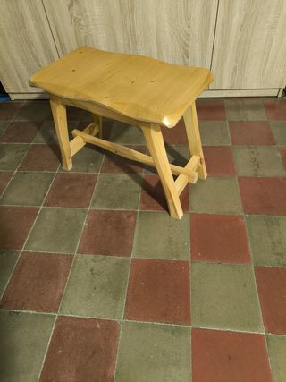Banco rústico de madera