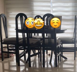 Mesa de comedor y 6 sillas de madera