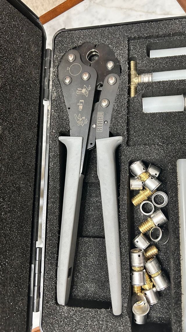 Herramientas Fontanería REHAU RAUBASIC