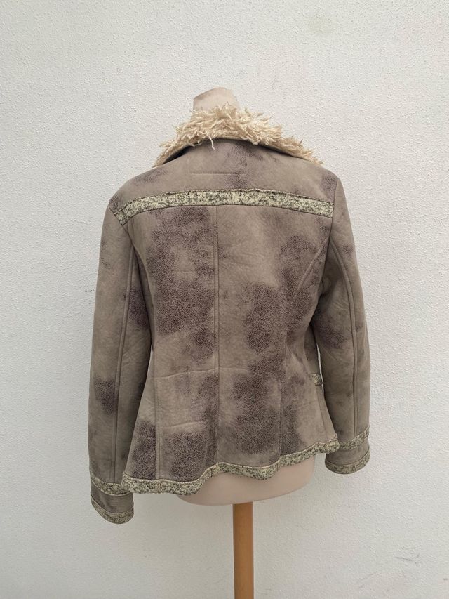 Cazadora de piel con borreguito