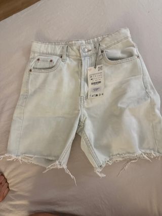 Bermuda Vaquera Desgastada Talla 34
