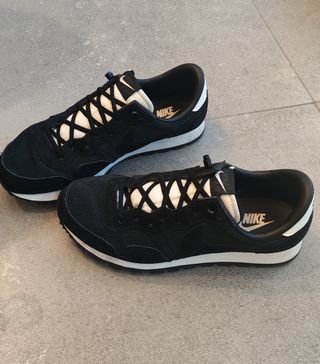 Nike Air Talla 42 Negro/Blanco
