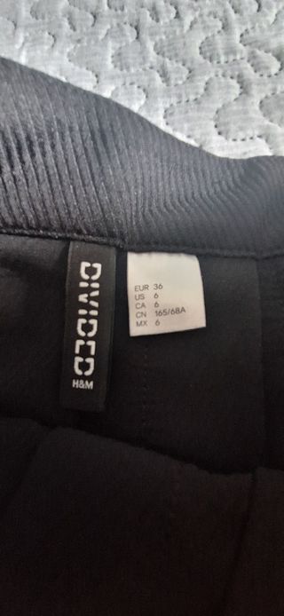 FALDA NEGRA DE H&M