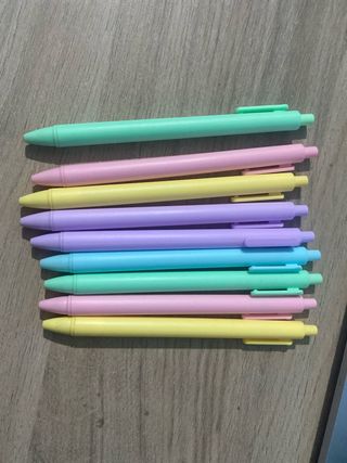 Bolígrafos de colores pastel (tinta negra)