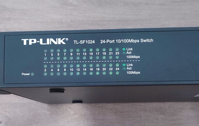 TP-LINK TL-SF1024 Switch 24 Puertos 10/100Mbps