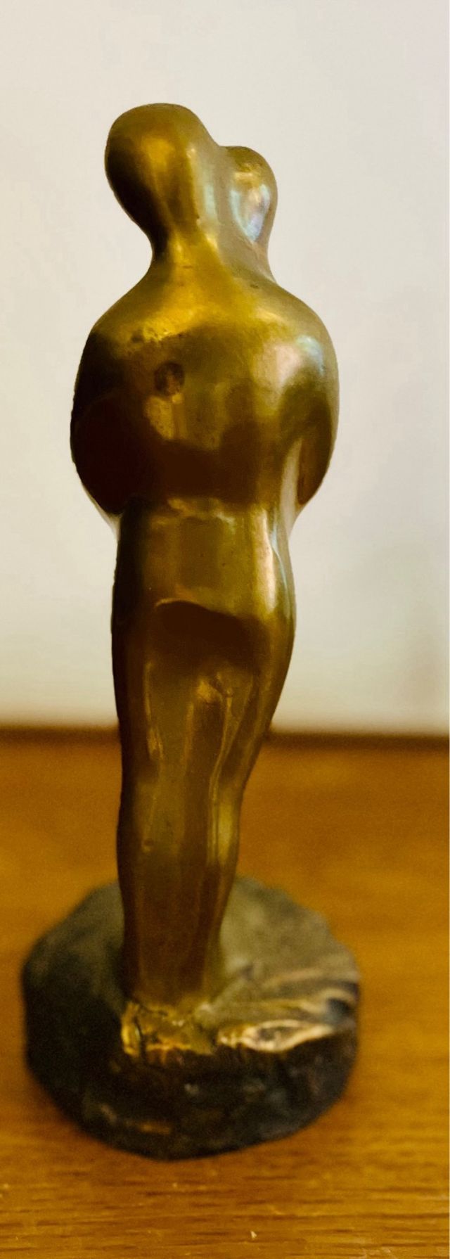 Escultura El abrazo bronce Santiago de Santiago