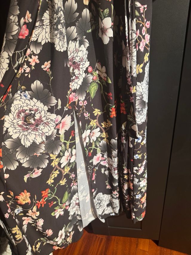 Vestito lungo floreale con spacchi