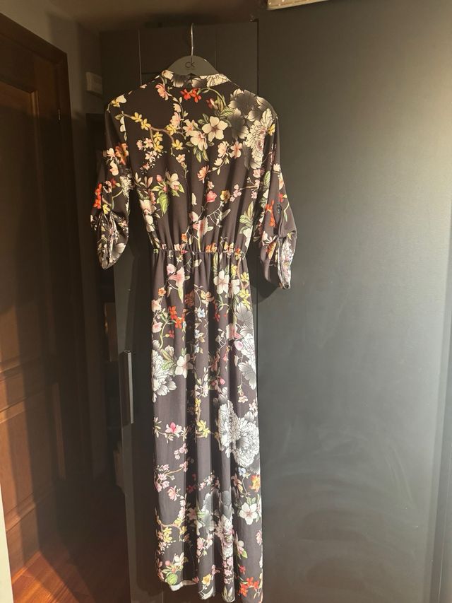 Vestito lungo floreale con spacchi