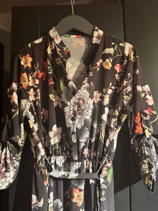 Vestito lungo floreale con spacchi