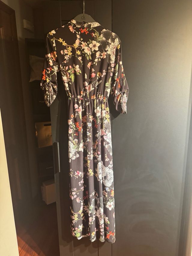 Vestito lungo floreale con spacchi