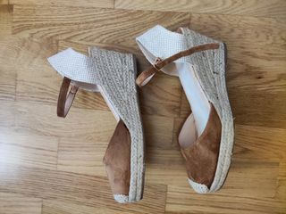 Sandalias alpargata marrones de tacón